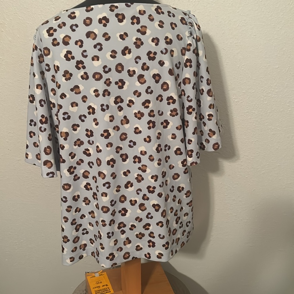 Ann Taylor Pullover Animal Print Top size 1X - Picture 6 of 8